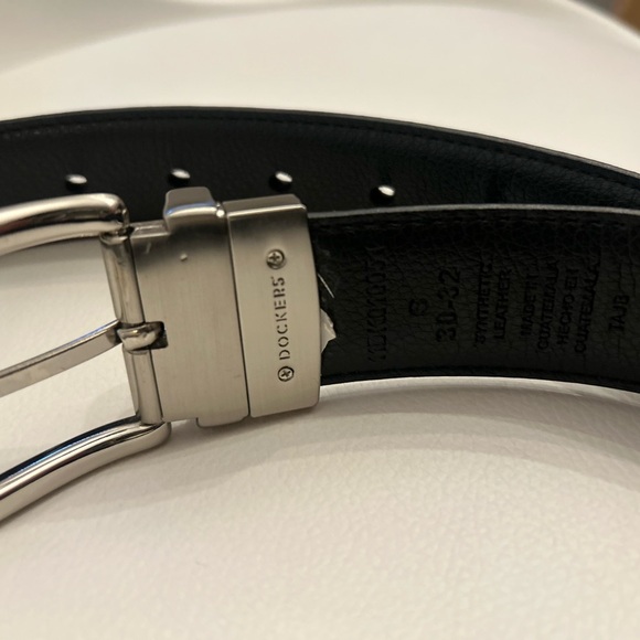 Dockers reversible men’s belt size 30-32 - Picture 3 of 6